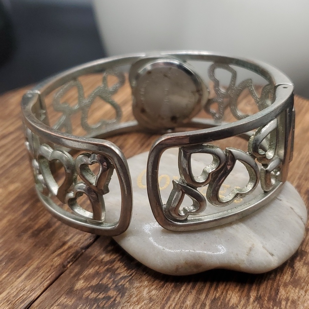 B2727 vintage Claire's heart scroll cuff bracelet‎ needs batteries - Picture 3 of 3